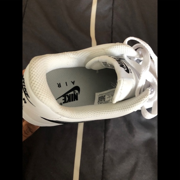 New low Top Nike•SOLD• - Picture 6 of 13